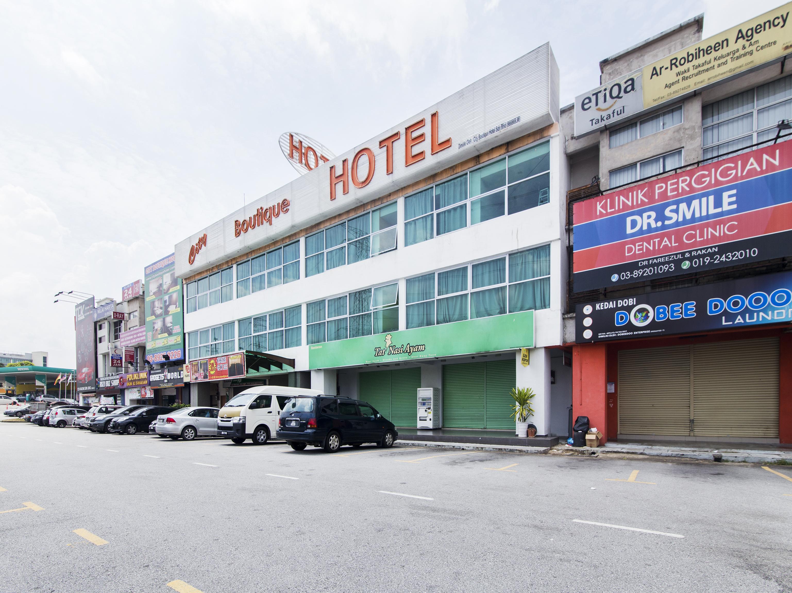 Oyo 419 City Boutique Hotel Bangi Buitenkant foto