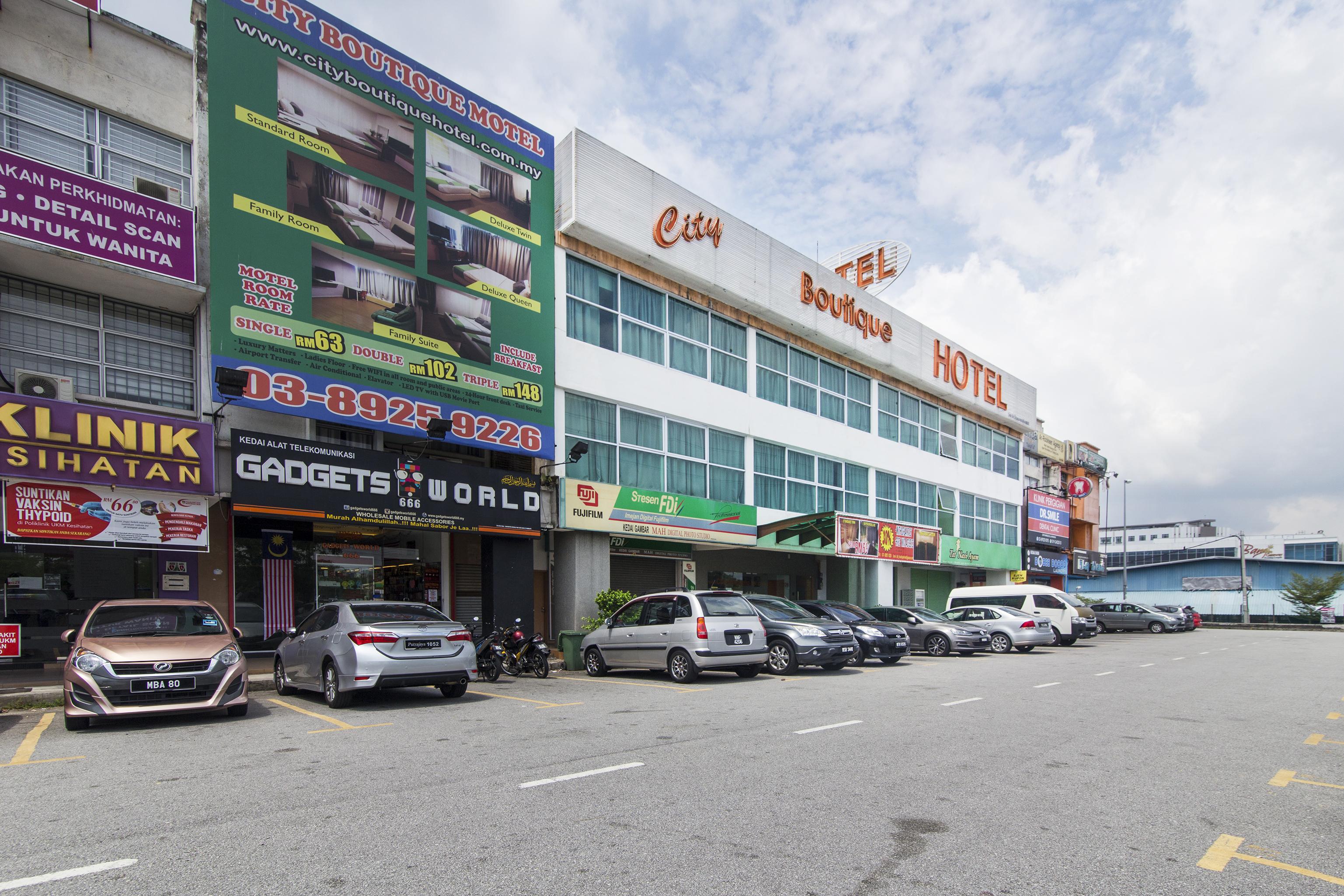 Oyo 419 City Boutique Hotel Bangi Buitenkant foto